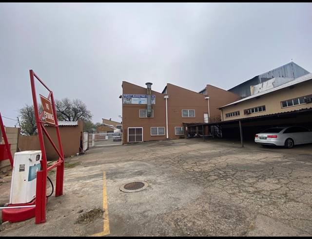 8,000M² WAREHOUSE TO LET IN INDUSTRIA WEST
